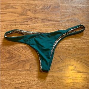 Acacia Pipeline Bottom